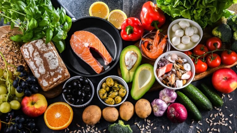 Viduržemio jūros dieta šunims ir katėms: natūralios mitybos nauda